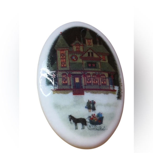CHARLES WYSOCKI Vintage‎ Christmas Winter Horse Drawn Sleigh Carriage Brooch Pin - Picture 1 of 6